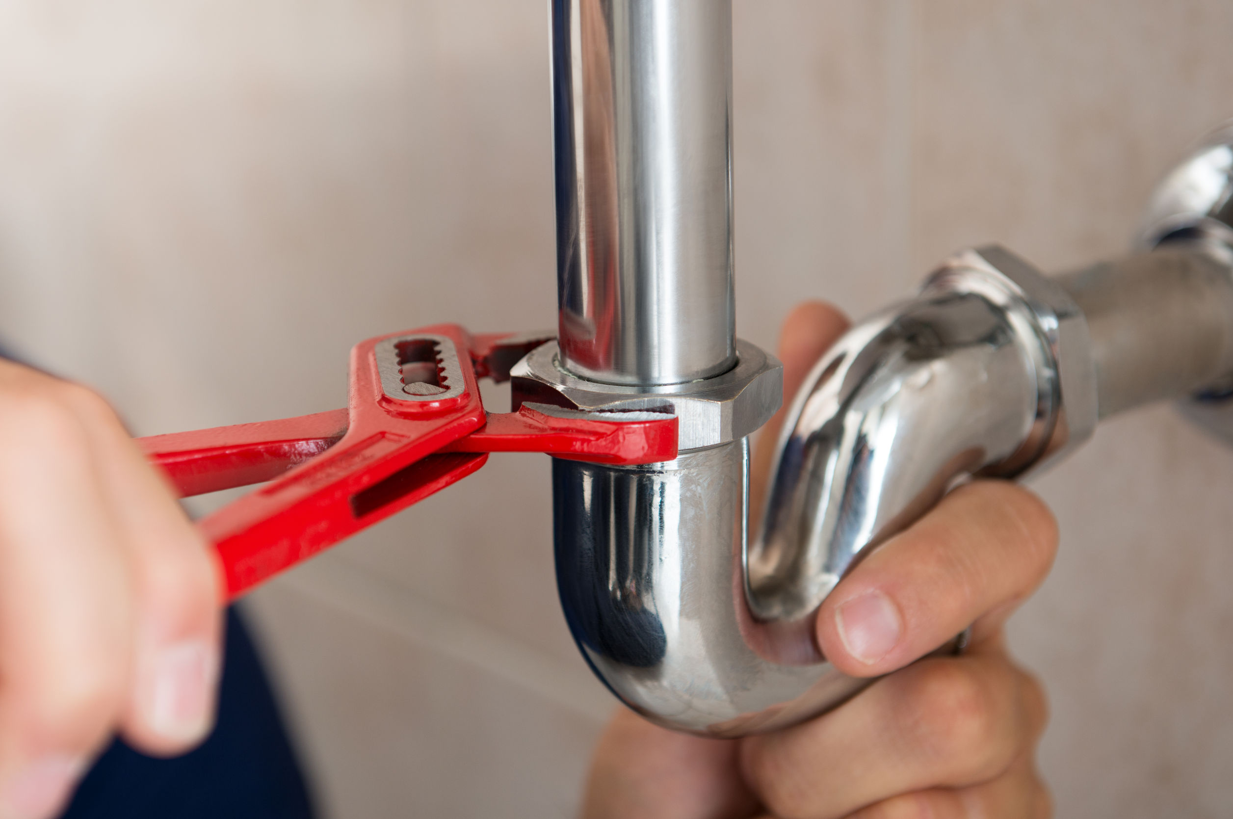 lumber fixing pipe with wrench